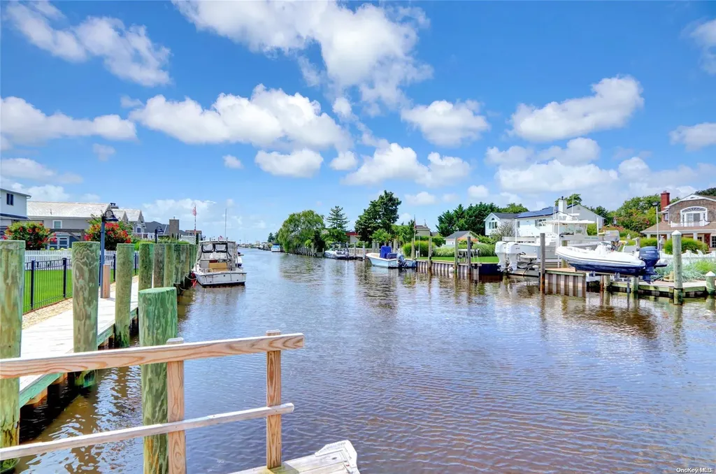 110 Sequams Lane W West Islip NY 11795