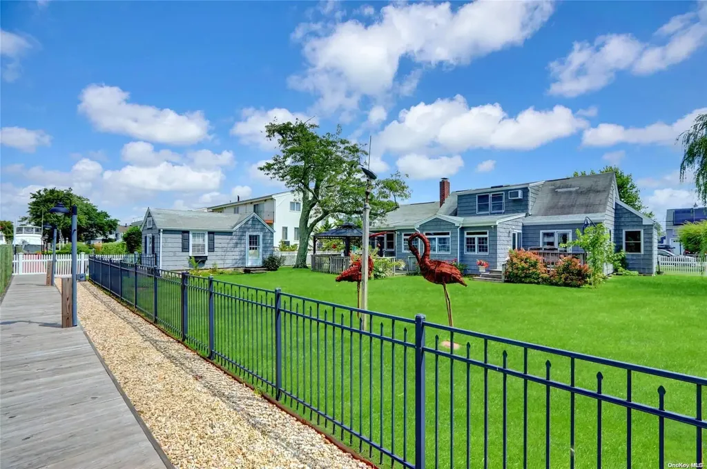 110 Sequams Lane W West Islip NY 11795