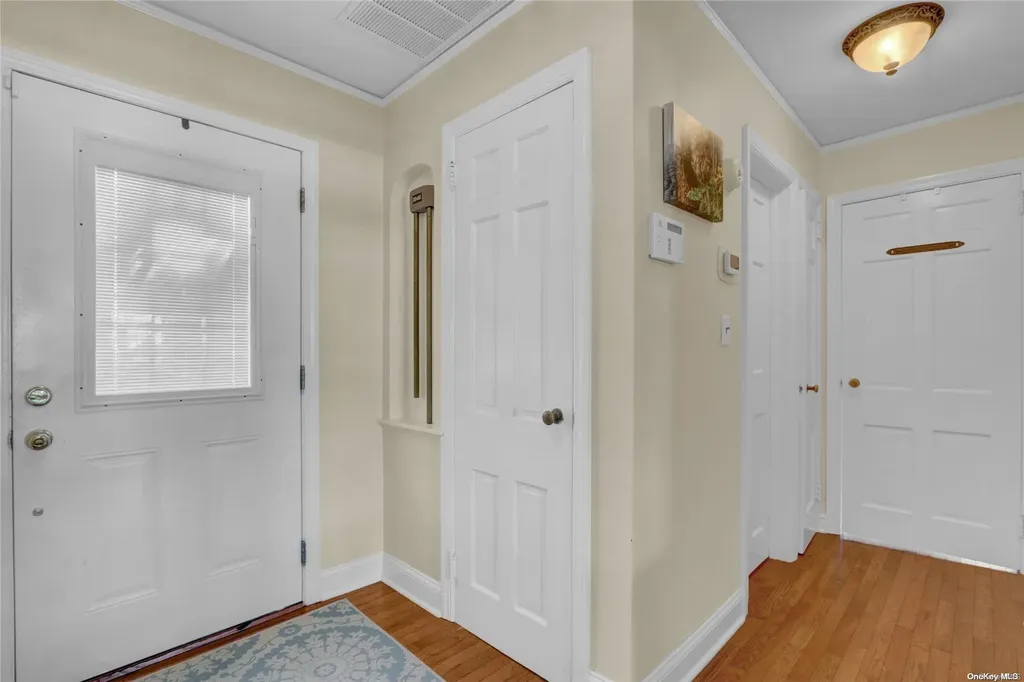 110 Sequams Lane W West Islip NY 11795