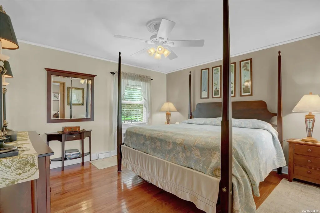 110 Sequams Lane W West Islip NY 11795