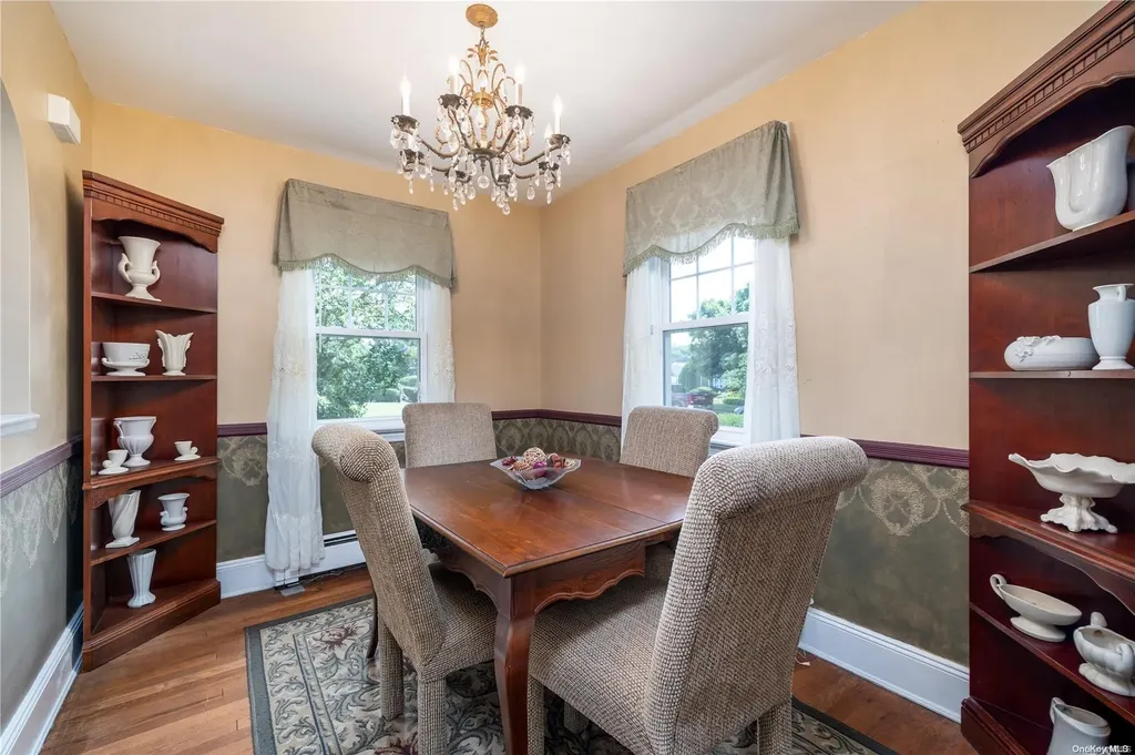10 Mayfair Court Freeport NY 11520