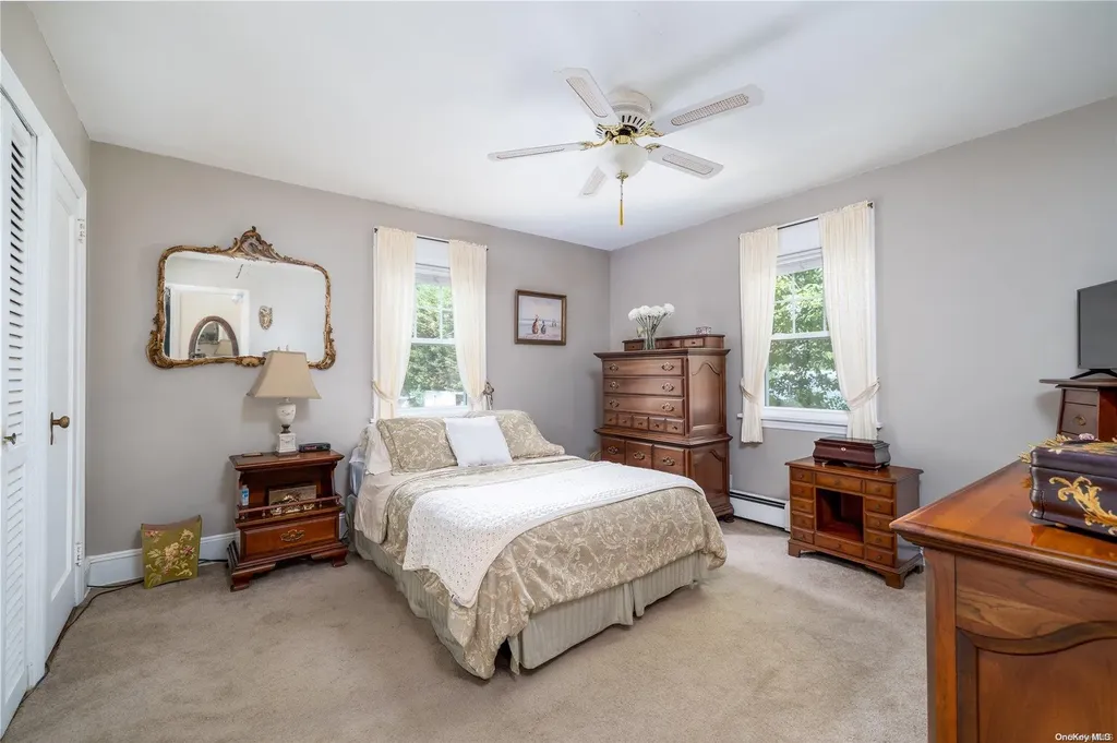 10 Mayfair Court Freeport NY 11520