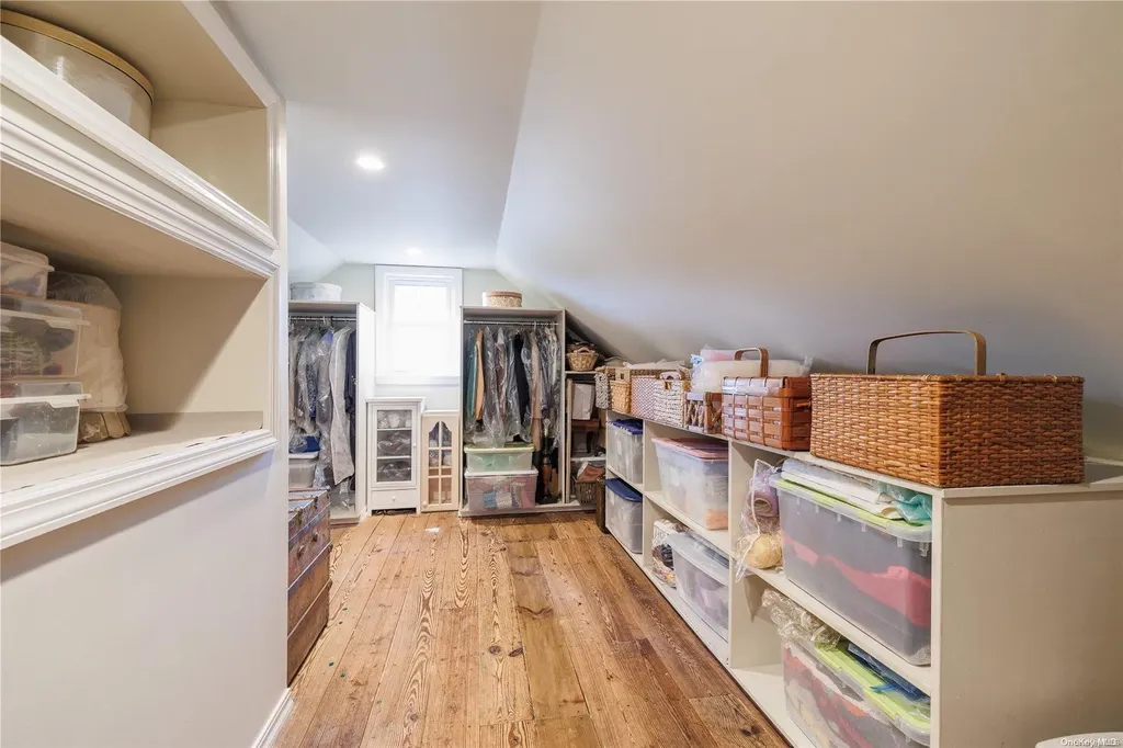10 Mayfair Court Freeport NY 11520