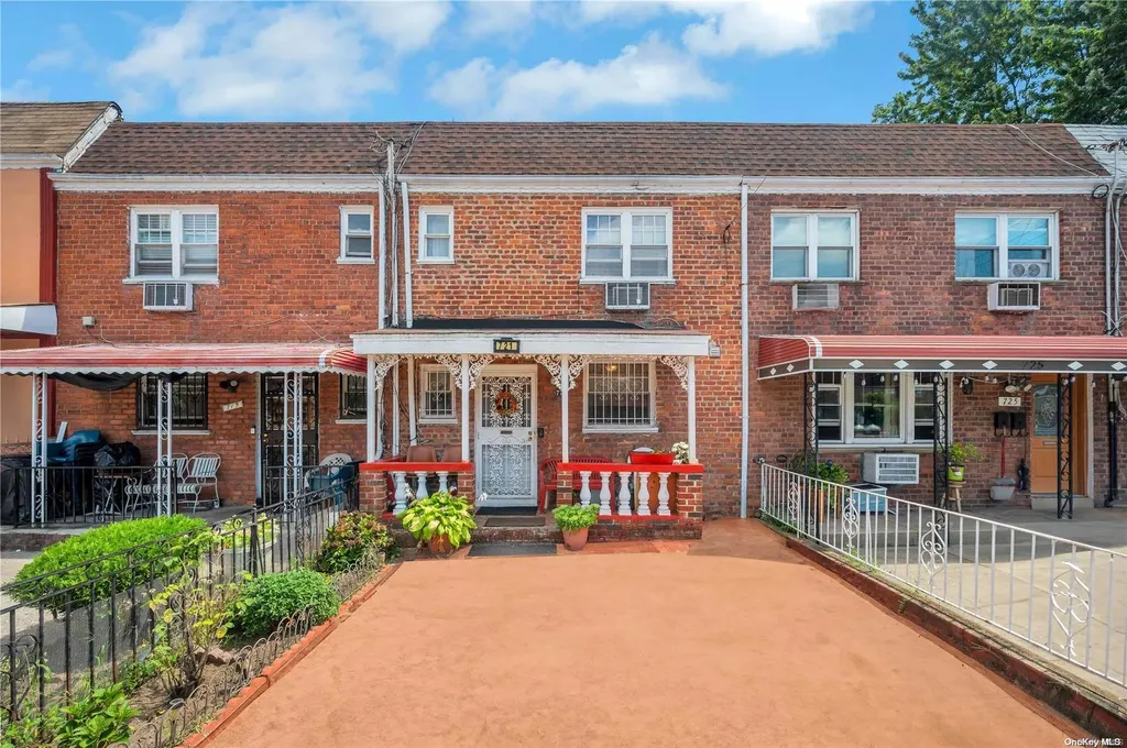721 Autumn Avenue Brooklyn NY 11208