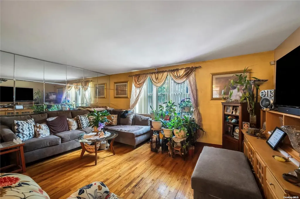 721 Autumn Avenue Brooklyn NY 11208