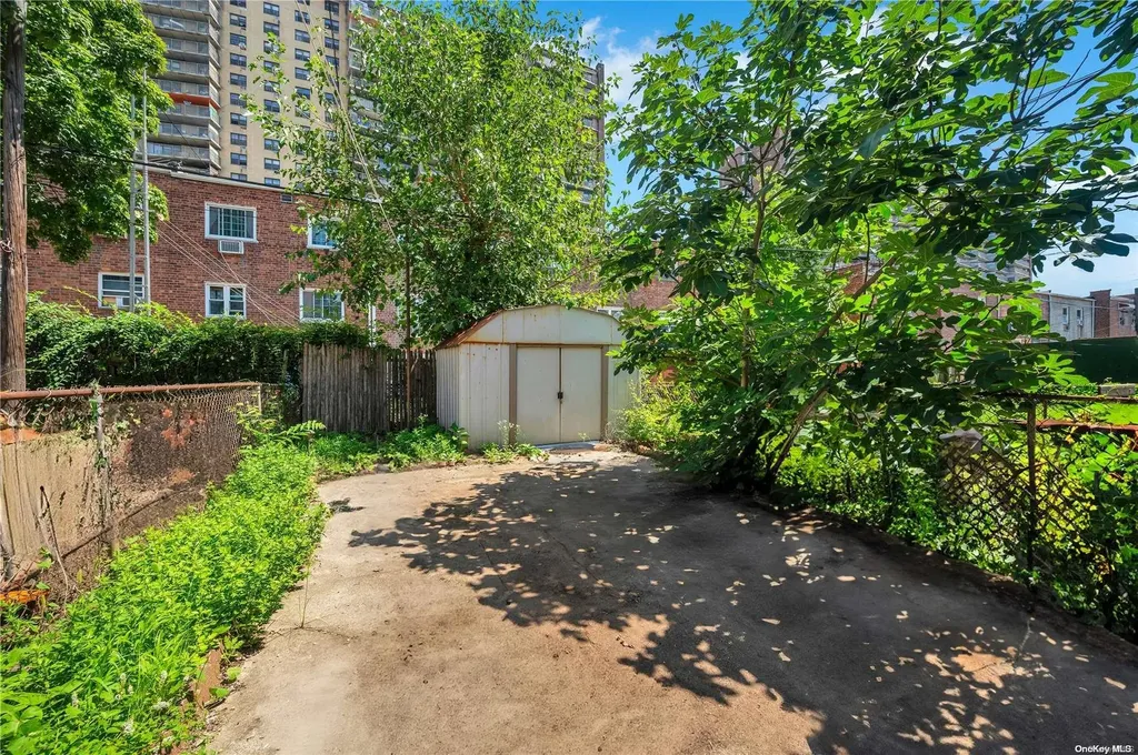721 Autumn Avenue Brooklyn NY 11208