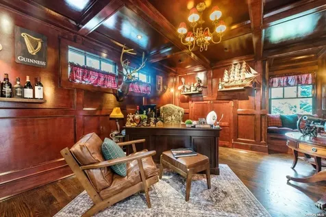 8 Jeanne Marie Court Huntington NY 11743