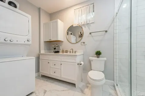 8 Jeanne Marie Court Huntington NY 11743