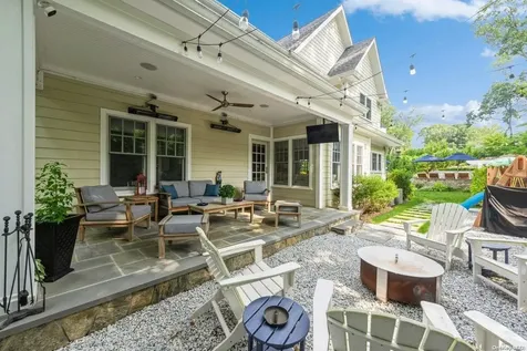 8 Jeanne Marie Court Huntington NY 11743