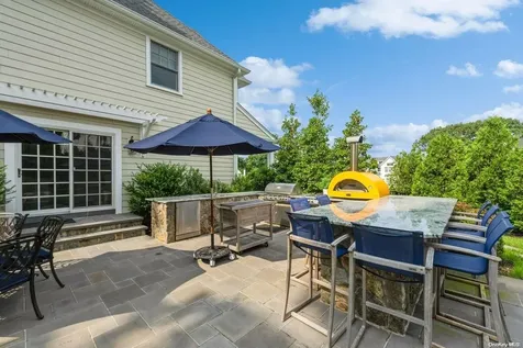 8 Jeanne Marie Court Huntington NY 11743