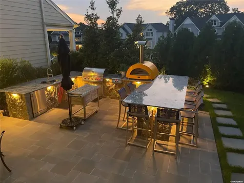 8 Jeanne Marie Court Huntington NY 11743