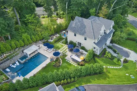 8 Jeanne Marie Court Huntington NY 11743