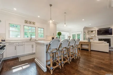 8 Jeanne Marie Court Huntington NY 11743