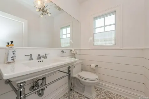 8 Jeanne Marie Court Huntington NY 11743