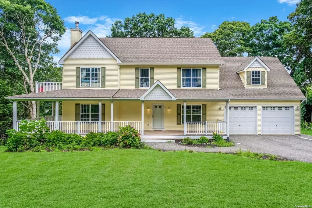 3 Neptune Avenue Hampton Bays NY 11946