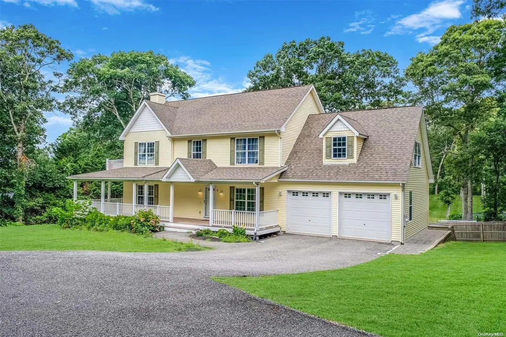 3 Neptune Avenue Hampton Bays NY 11946
