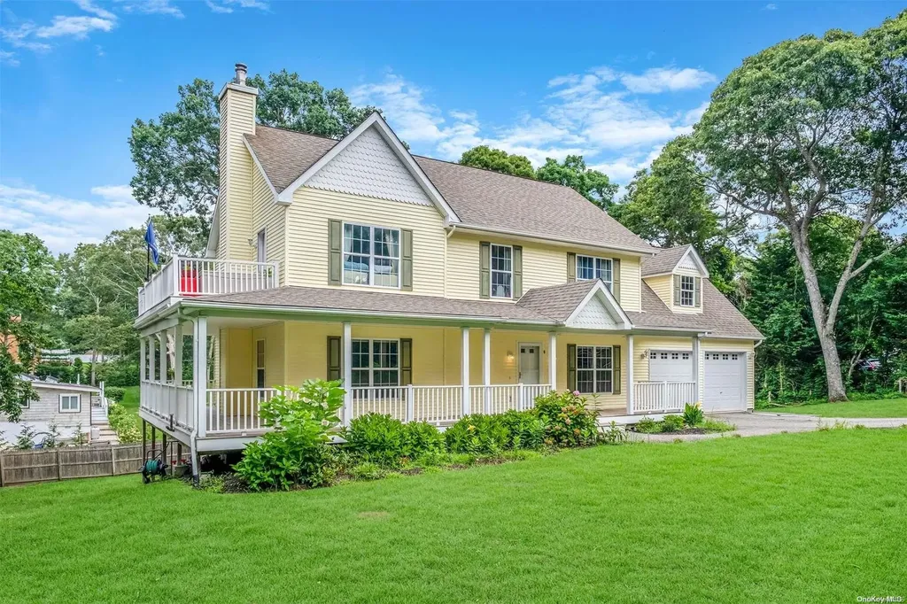 3 Neptune Avenue Hampton Bays NY 11946