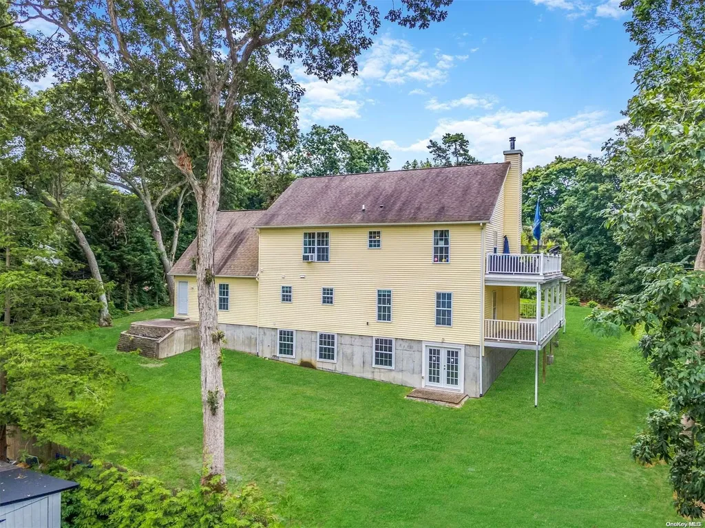 3 Neptune Avenue Hampton Bays NY 11946