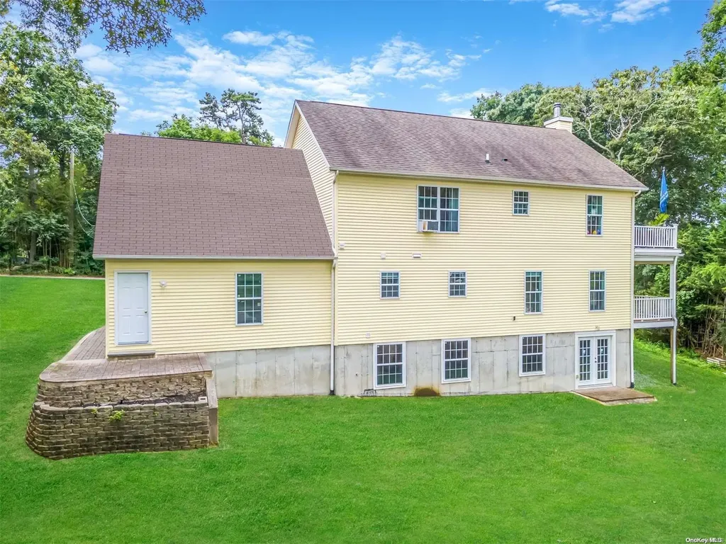 3 Neptune Avenue Hampton Bays NY 11946