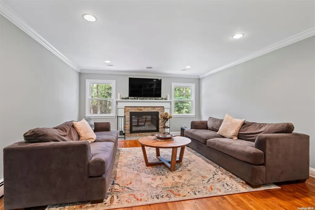 2 East Neck Road Huntington NY 11743