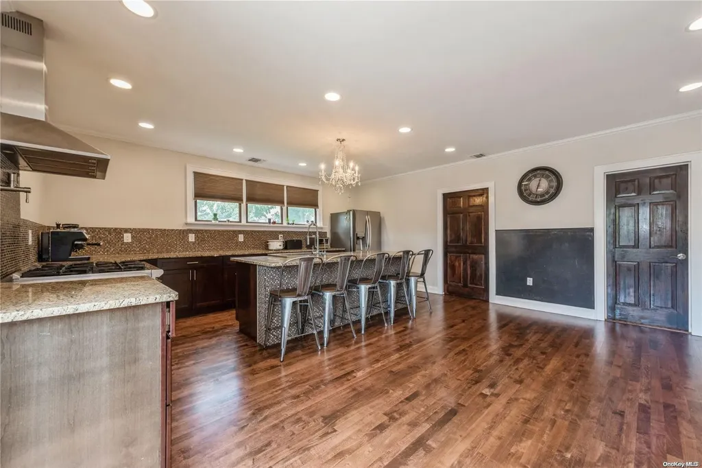 325 Serena Road Hewlett NY 11557