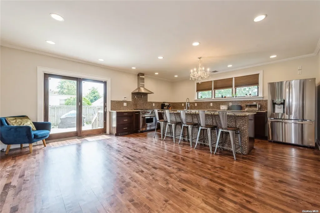 325 Serena Road Hewlett NY 11557