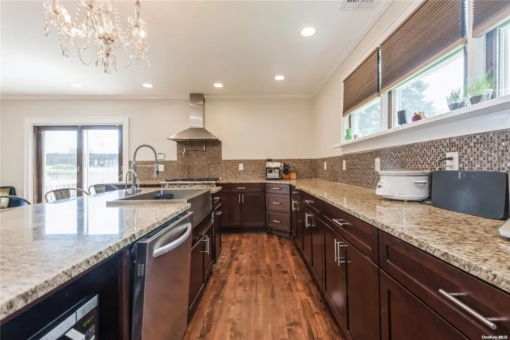 325 Serena Road Hewlett NY 11557