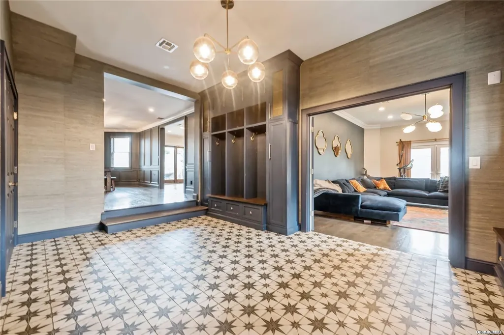 325 Serena Road Hewlett NY 11557