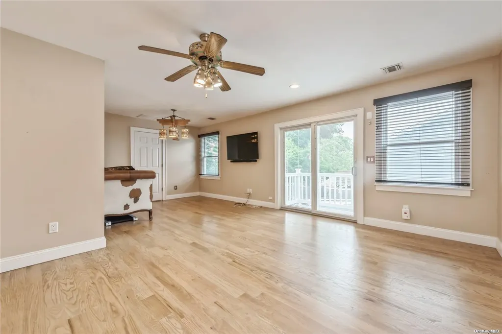 325 Serena Road Hewlett NY 11557