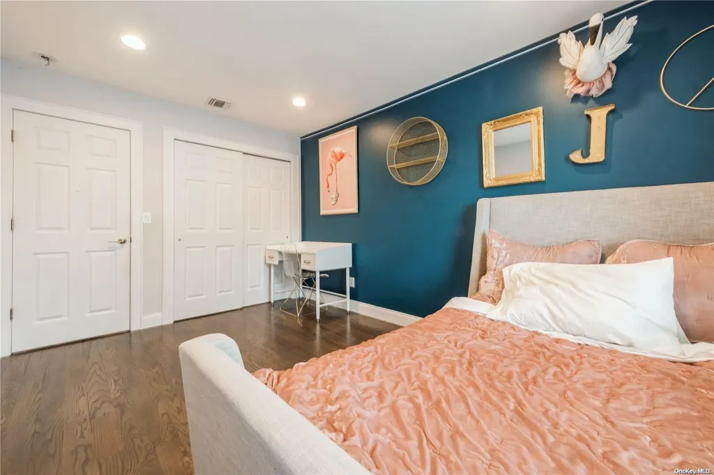 325 Serena Road Hewlett NY 11557
