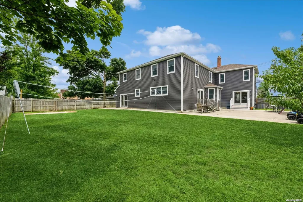 325 Serena Road Hewlett NY 11557