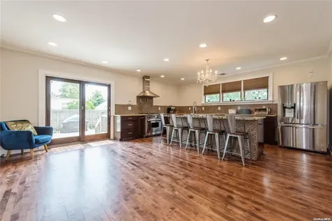 325 Serena Road Hewlett NY 11557