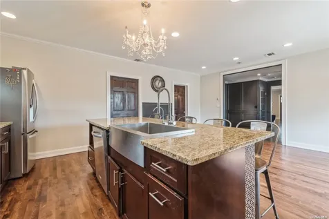 325 Serena Road Hewlett NY 11557