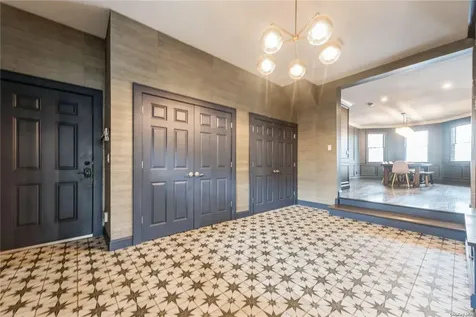 325 Serena Road Hewlett NY 11557