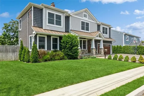 325 Serena Road Hewlett NY 11557