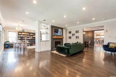 325 Serena Road Hewlett NY 11557