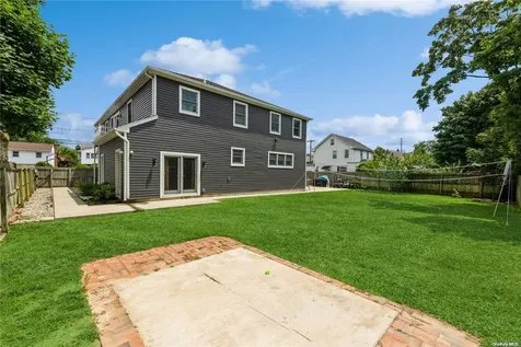 325 Serena Road Hewlett NY 11557