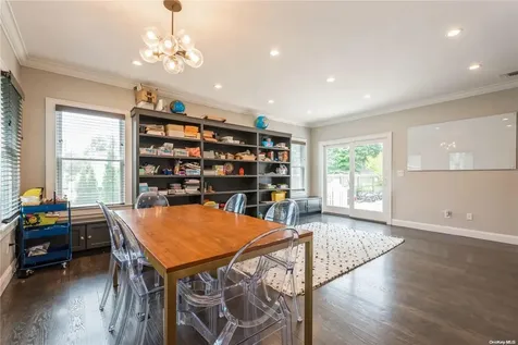 325 Serena Road Hewlett NY 11557