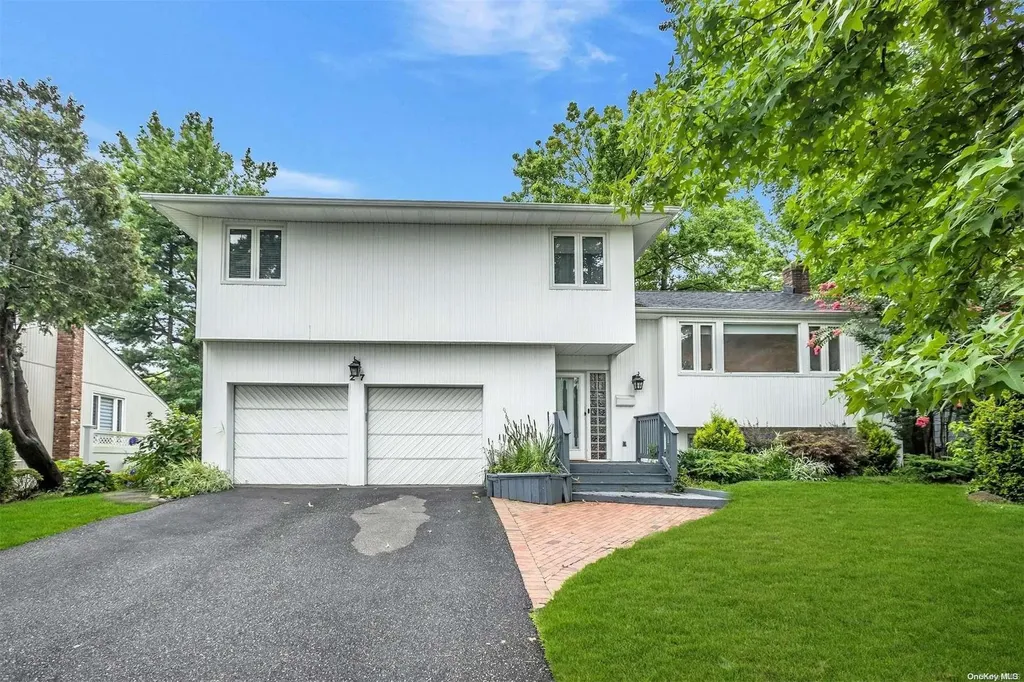 27 Piper Drive Albertson NY 11507