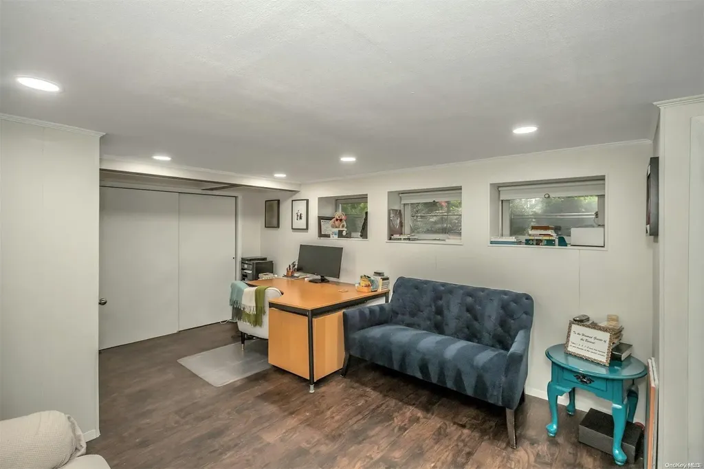 27 Piper Drive Albertson NY 11507