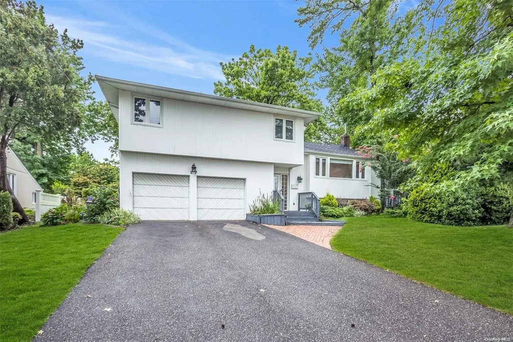 27 Piper Drive Albertson NY 11507
