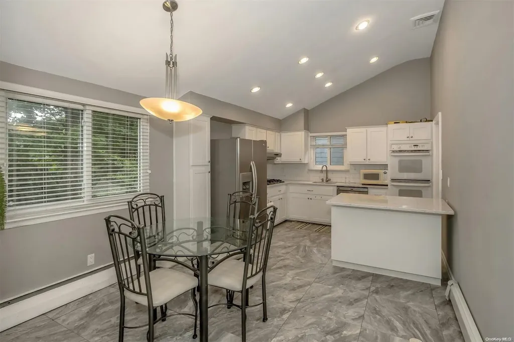 27 Piper Drive Albertson NY 11507
