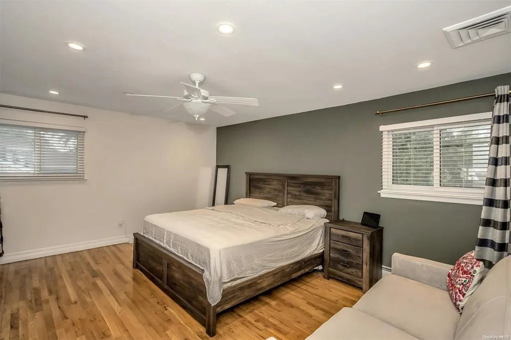 27 Piper Drive Albertson NY 11507