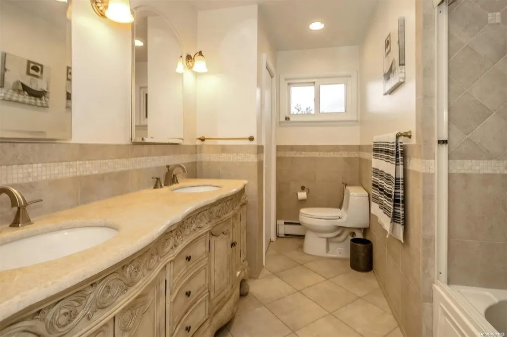 27 Piper Drive Albertson NY 11507