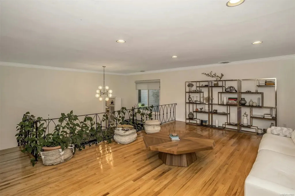 27 Piper Drive Albertson NY 11507