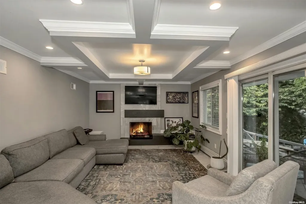 27 Piper Drive Albertson NY 11507