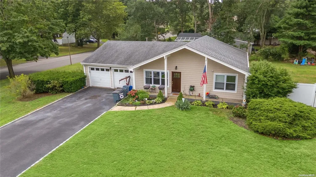 2 Folsom Lane Coram NY 11727