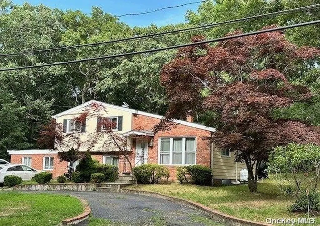 74 Red Creek Road Hampton Bays NY 11946