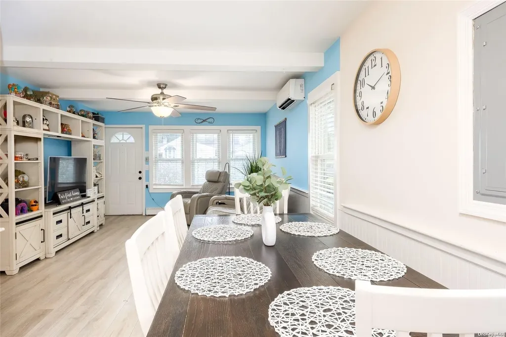 22 Cherokee Drive Bay Shore NY 11706
