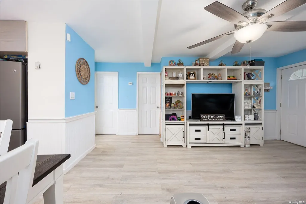 22 Cherokee Drive Bay Shore NY 11706